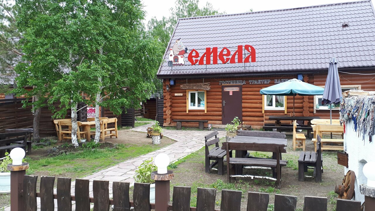 Гостиница Емеля Зелёная Поляна