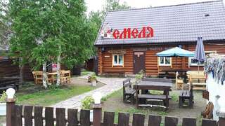 Гостиница Емеля Зелёная Поляна Дом с 2 спальнями-1
